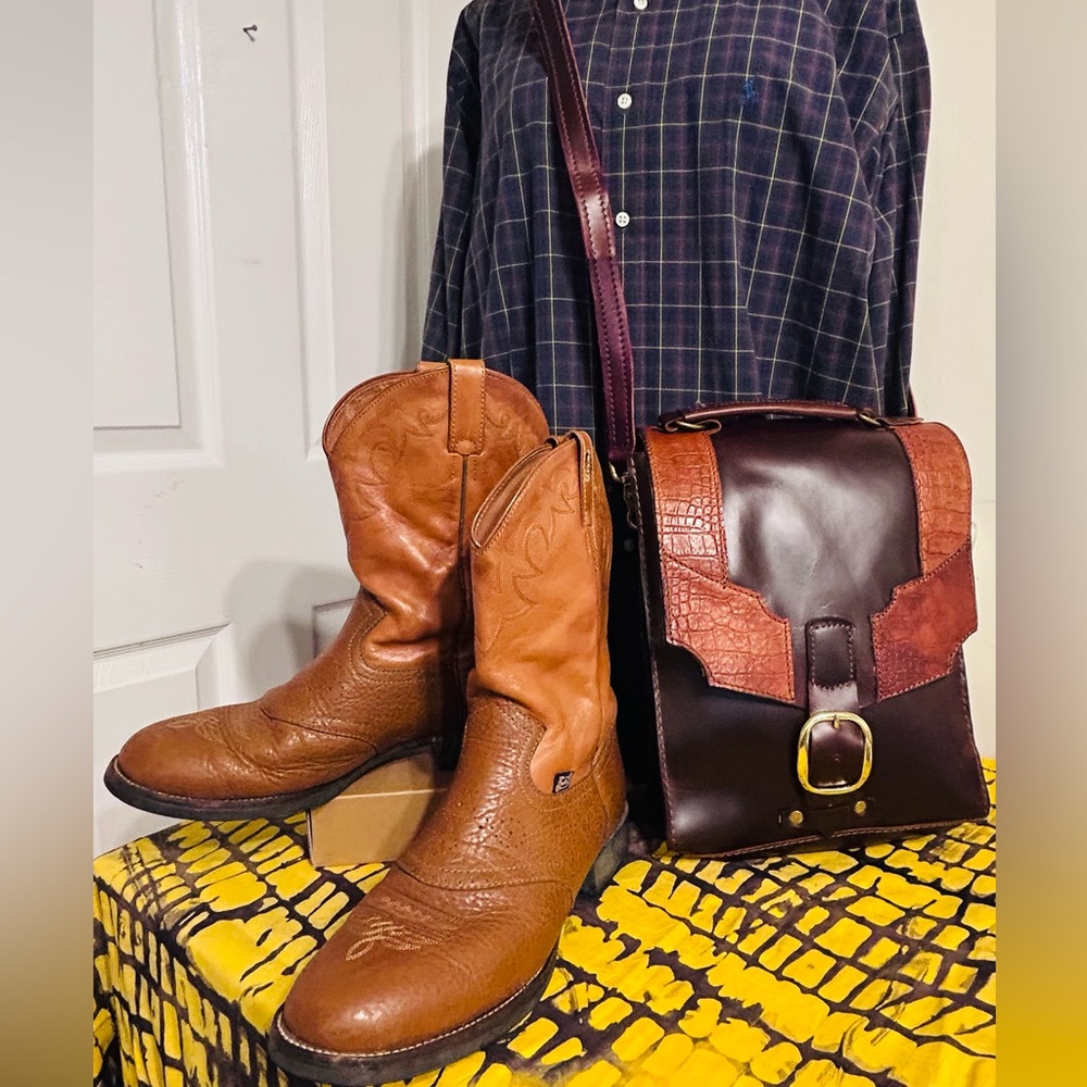 Justin’s Brown Leather Pre-Loved Cowboy Boots! Send in your Offer!